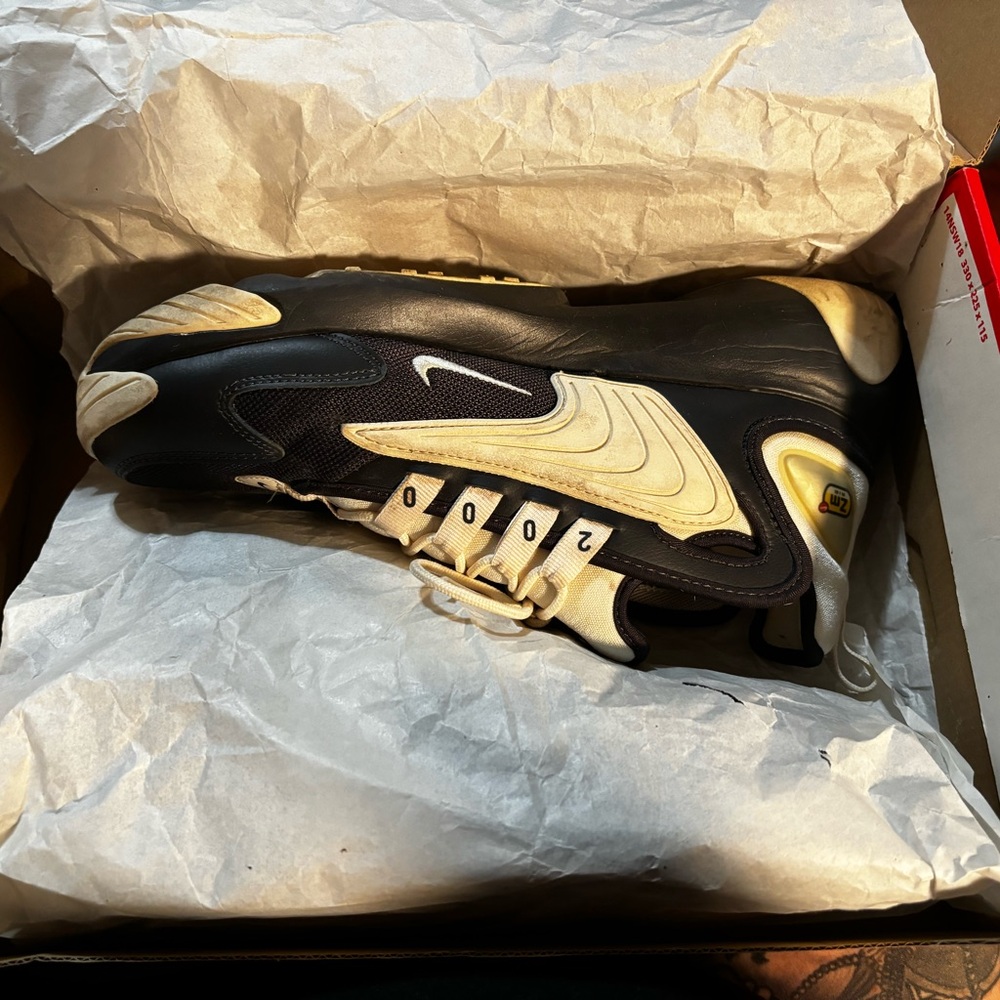 WMNS NIKE ZOOM 2K